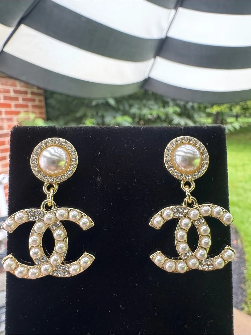 Earrings Gold-Tone Drop Earrings with Pearls and Crystals